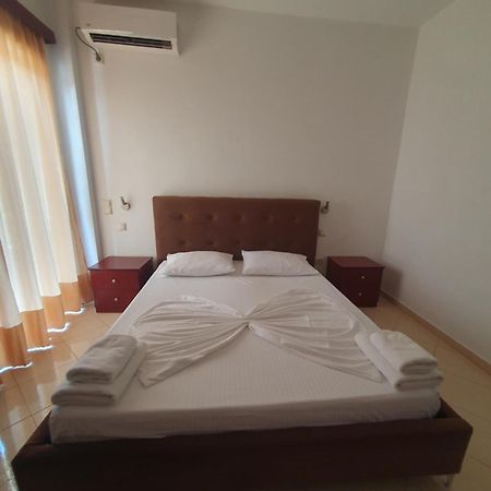 Hotel Afrodite Dhërmi Buitenkant foto
