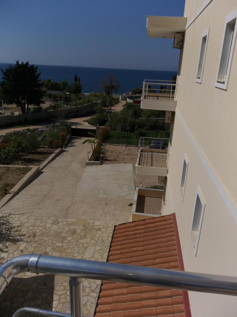 Hotel Afrodite Dhërmi Buitenkant foto