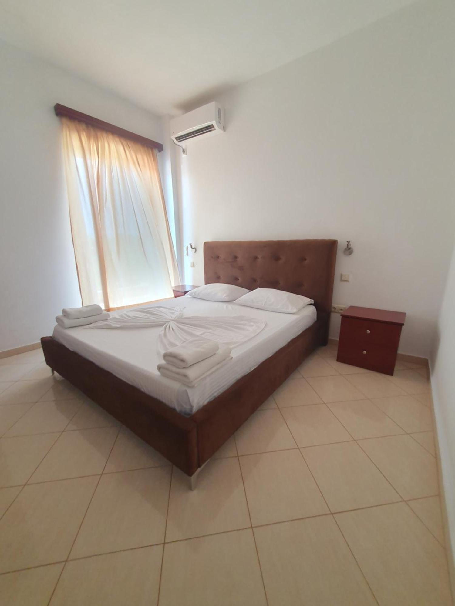 Hotel Afrodite Dhërmi Buitenkant foto