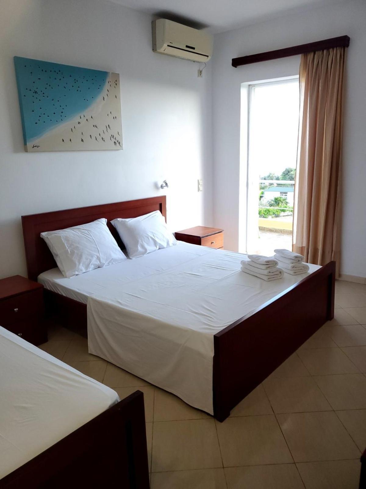 Hotel Afrodite Dhërmi Buitenkant foto