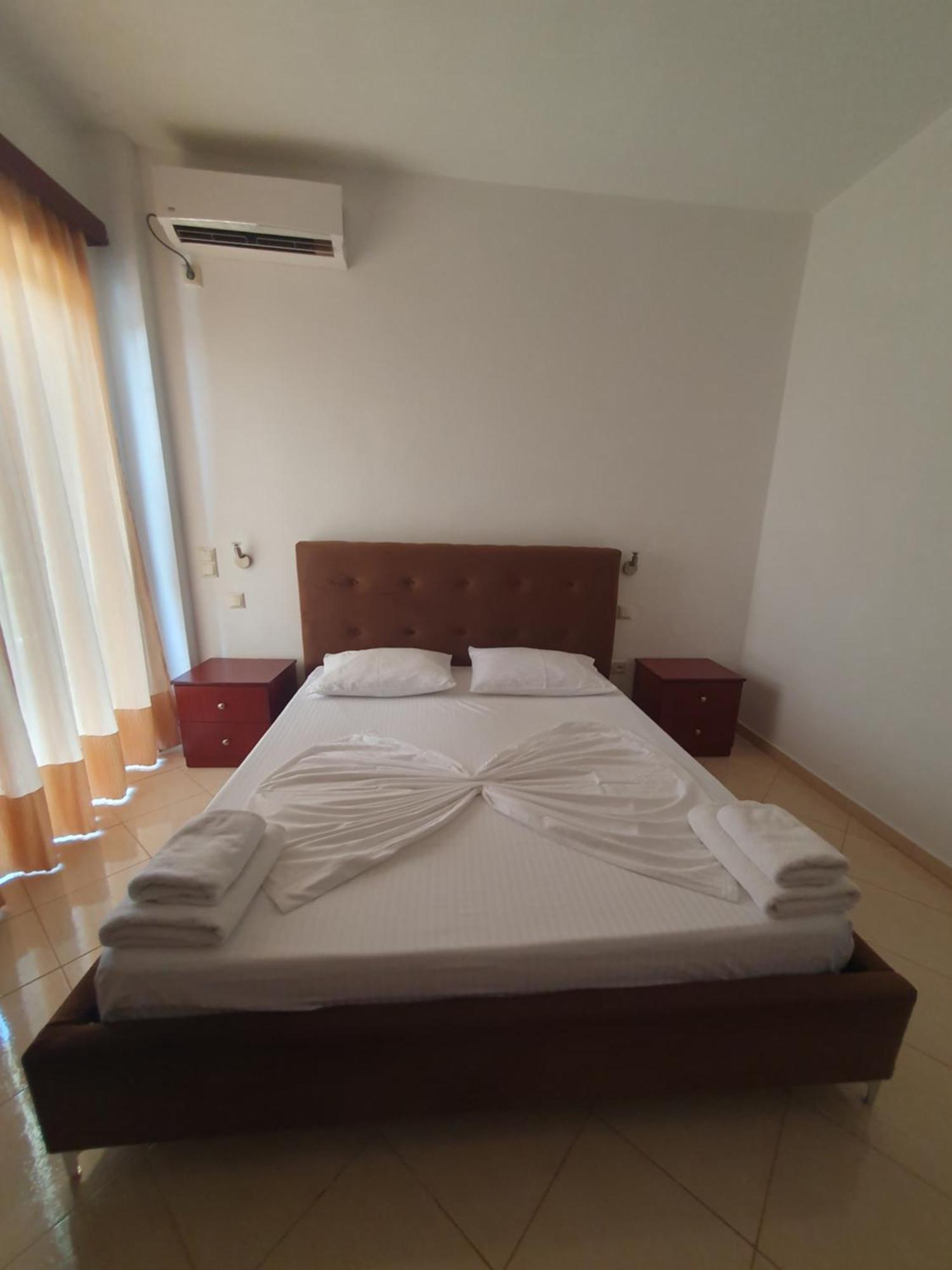 Hotel Afrodite Dhërmi Buitenkant foto