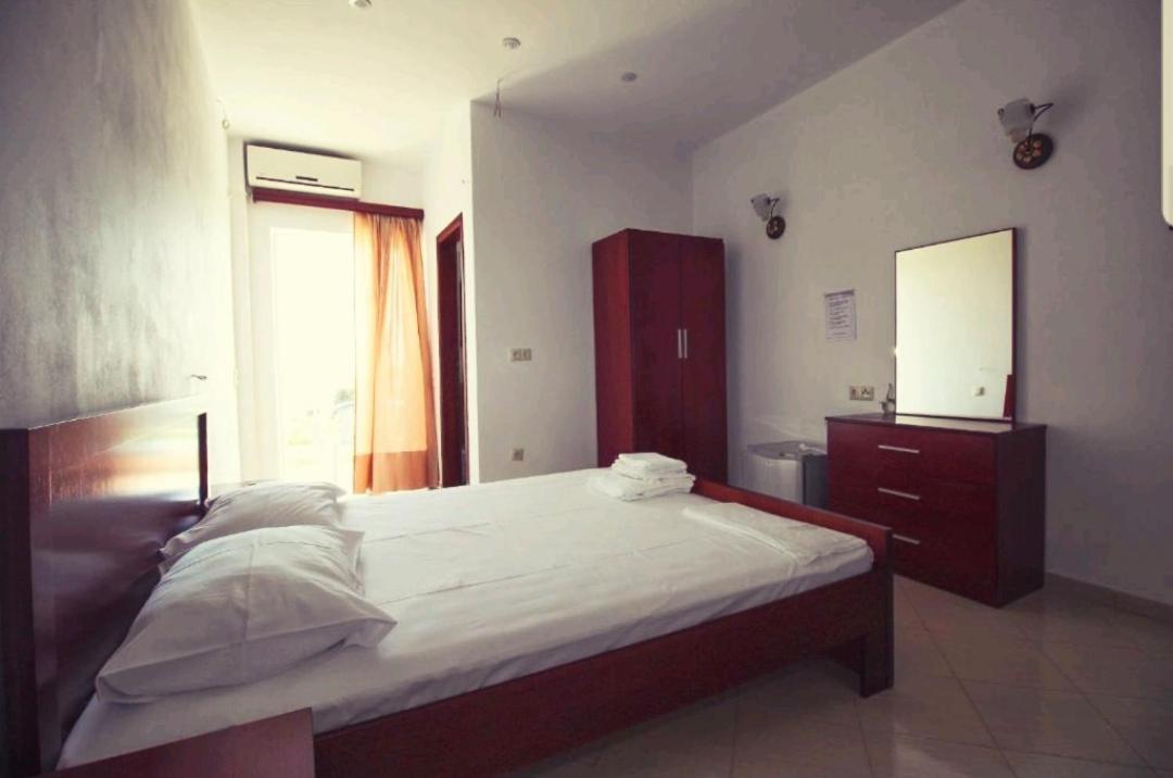 Hotel Afrodite Dhërmi Buitenkant foto