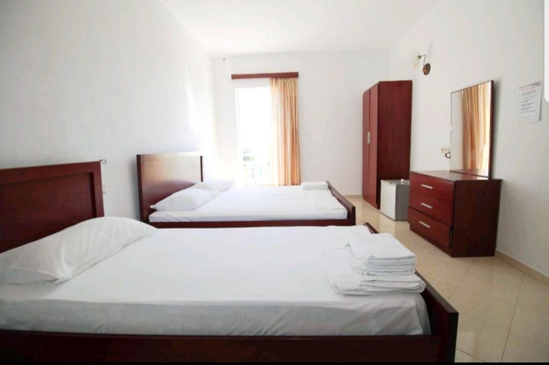 Hotel Afrodite Dhërmi Buitenkant foto