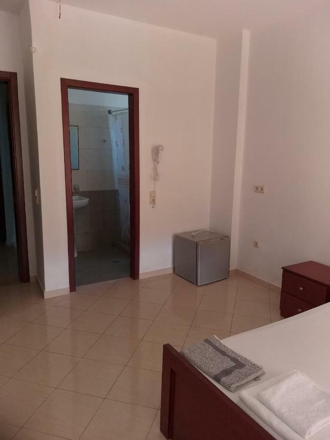 Hotel Afrodite Dhërmi Buitenkant foto