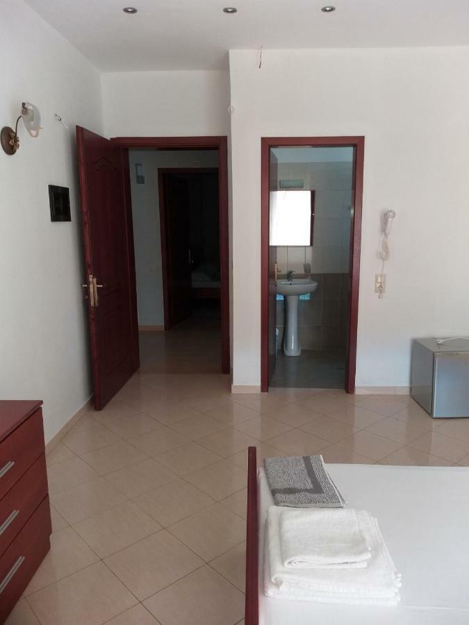 Hotel Afrodite Dhërmi Buitenkant foto
