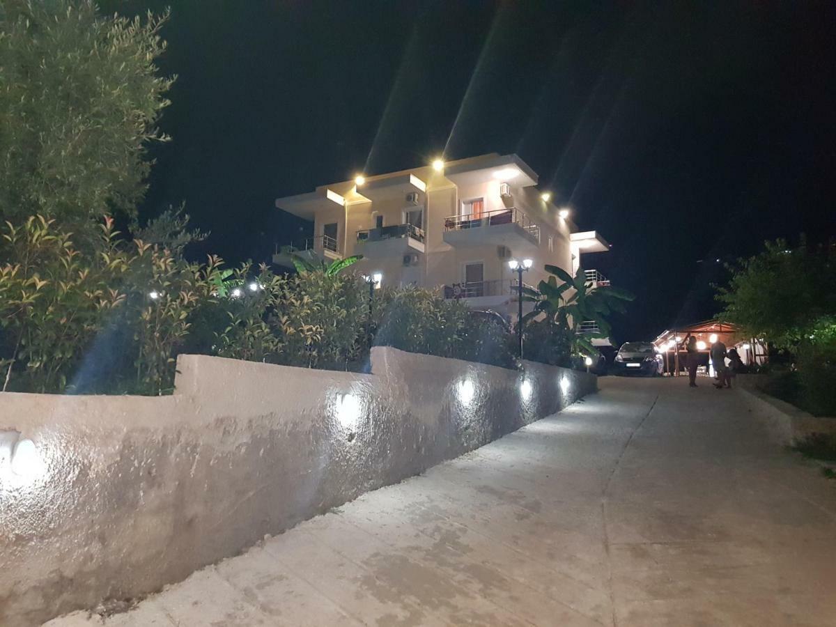 Hotel Afrodite Dhërmi Buitenkant foto